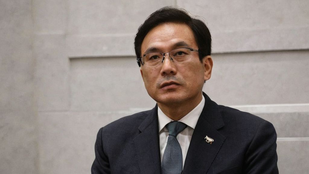 这位明星真是会生活比谁更搞笑竟在樱花樱花落中展现甜蜜趣味